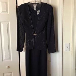 R&M Richards long 2 pc dress